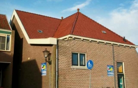 Nieuwe pannen Scoutinggebouw Medemblik